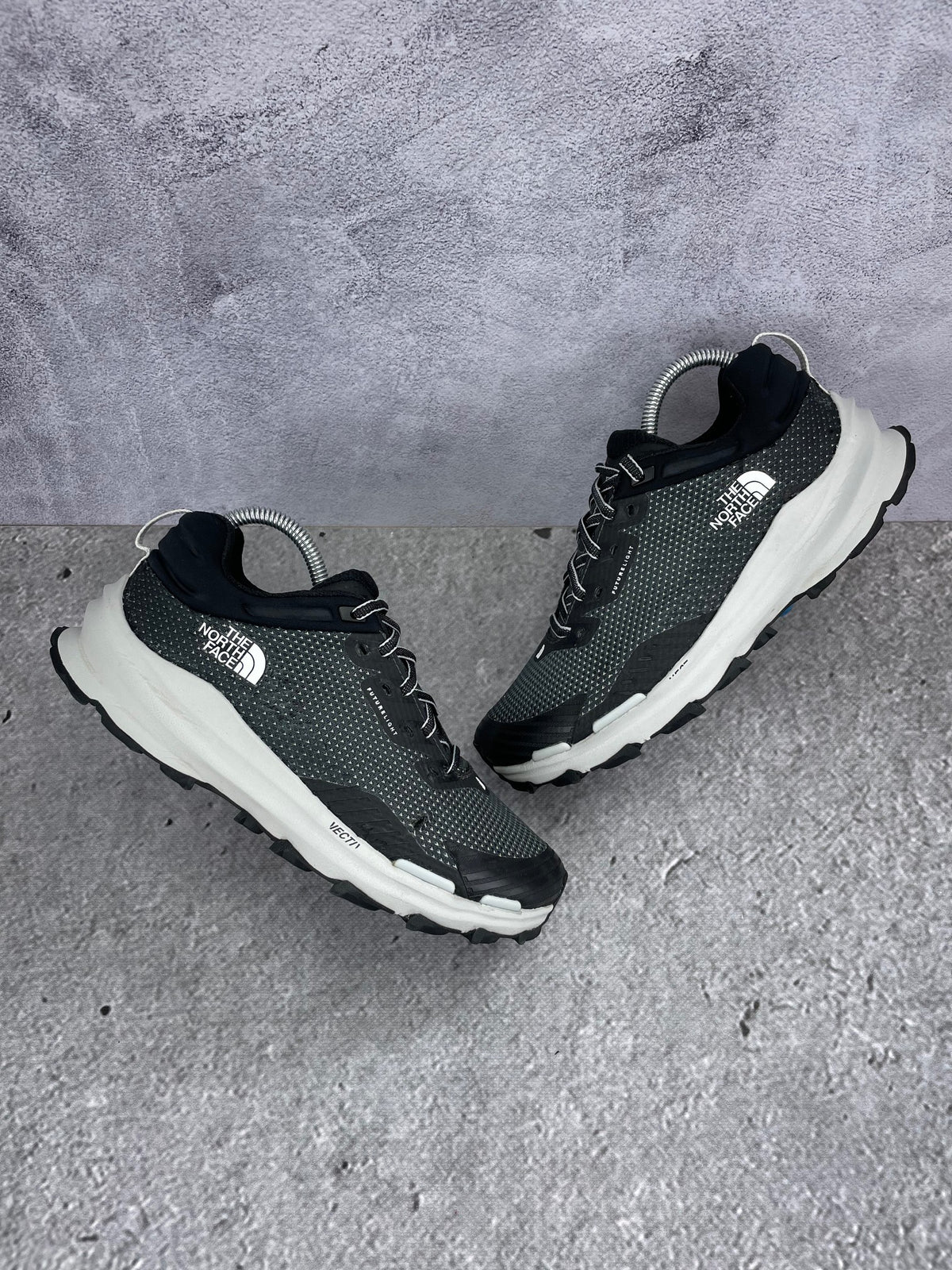 The North Face Vectiv Fastpack Futurelight NF0A5JCZ - buty sportowe, widok z góry na zewnętrzną stronę butów