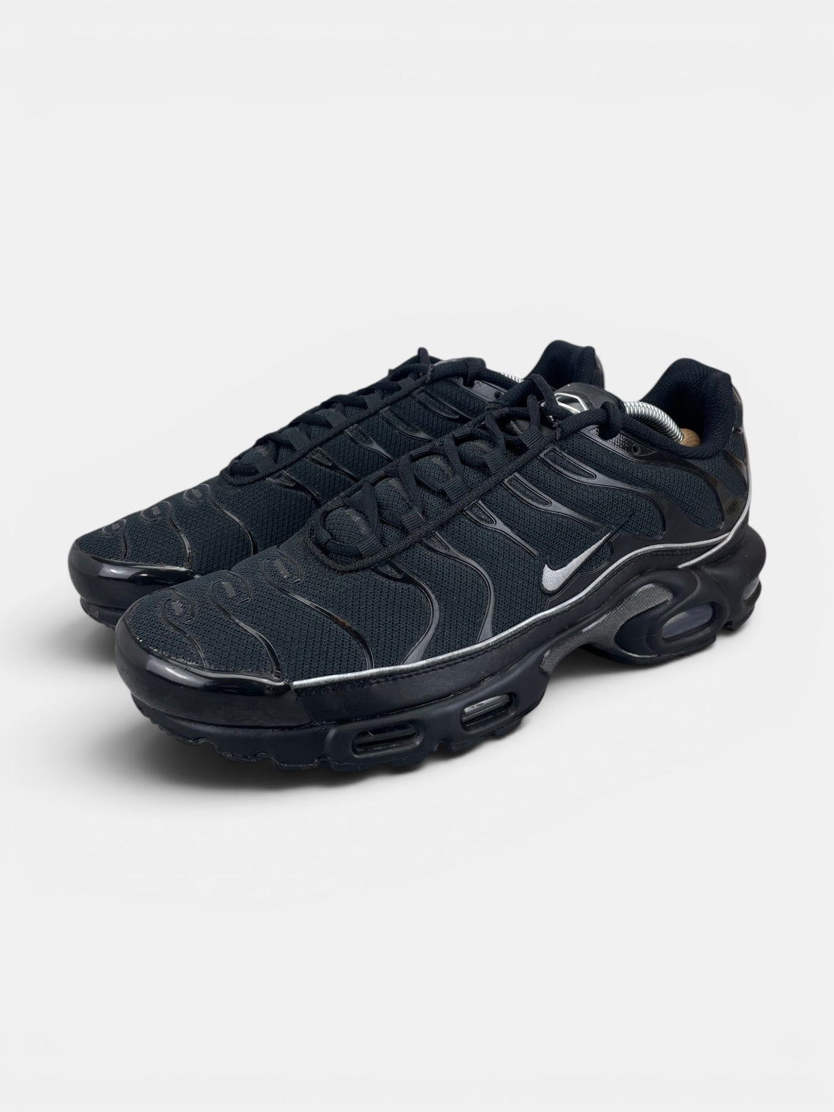 Nike Air Max Plus Black Reflective - buty sportowe, widok z boku