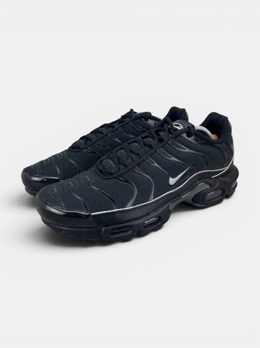 Nike Air Max Plus Black Reflective - buty sportowe, widok z boku