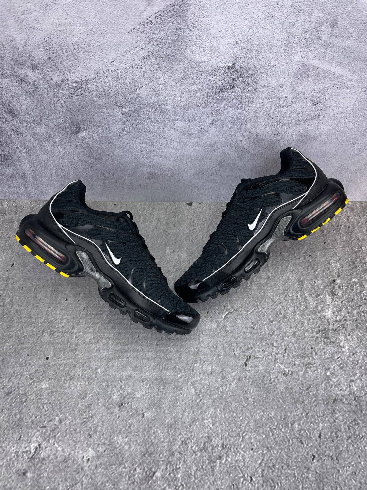 Nike Air Max Plus Black Reflective - buty sportowe, zewnętrzny panel prawego buta