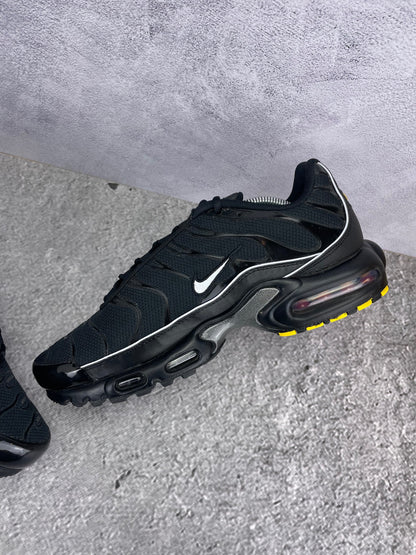 Nike Air Max Plus Black Reflective - buty sportowe, wewnętrzny panel prawego buta