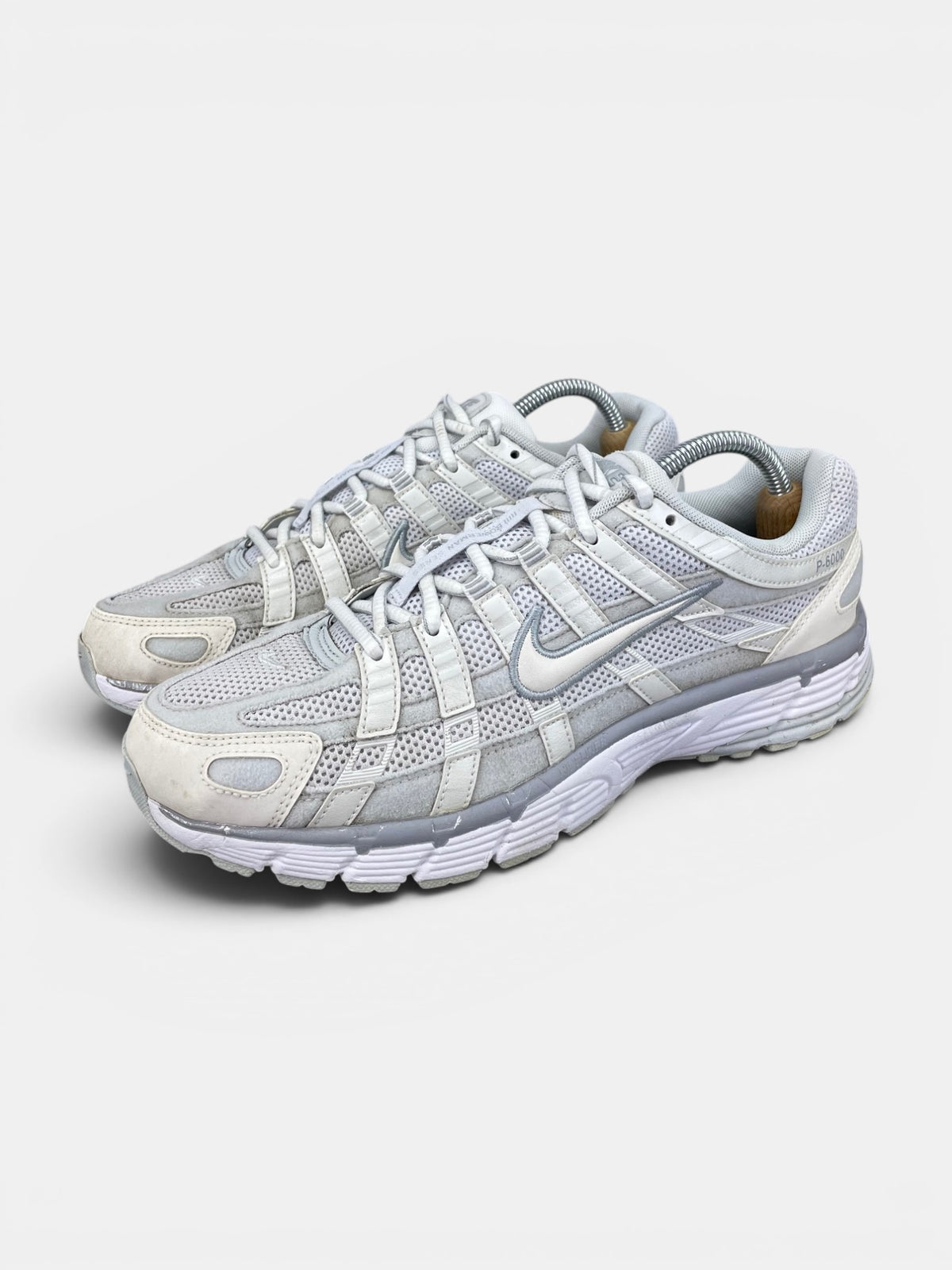 Nike P-6000 FV6603-101 - buty sportowe, widok z boku