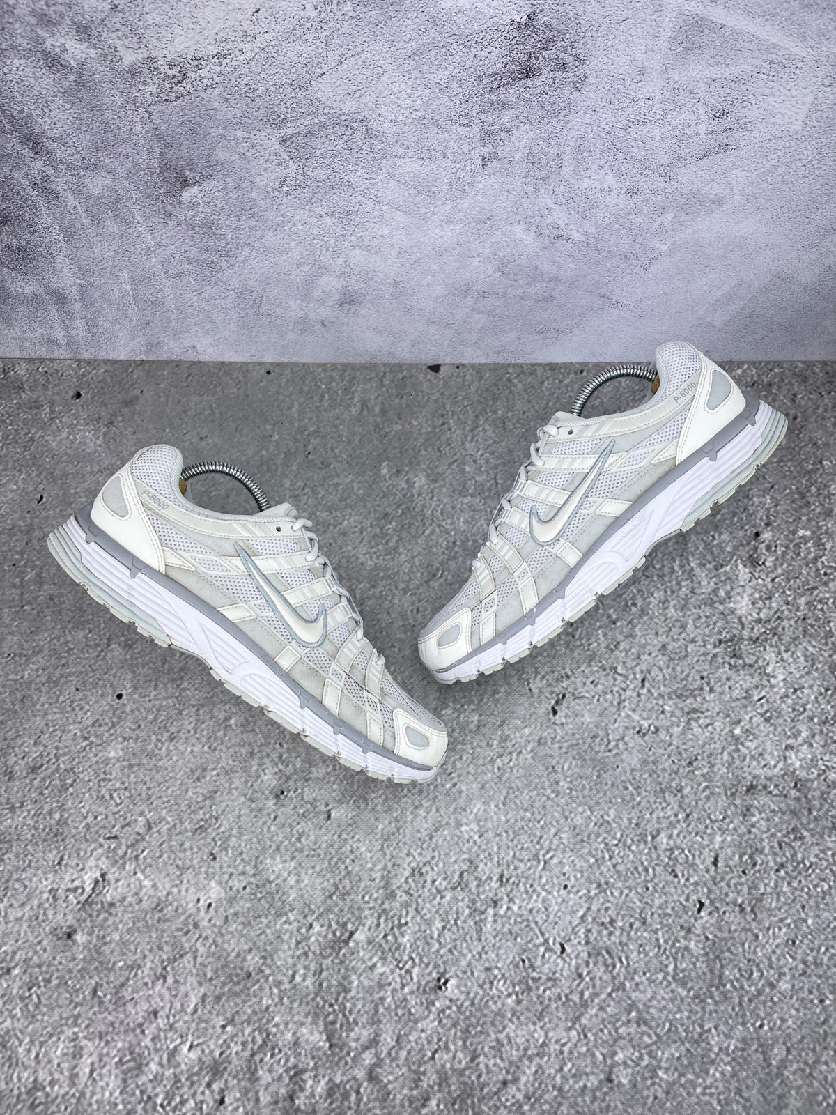 Nike P-6000 FV6603-101 - buty sportowe, widok z góry na zewnętrzną stronę butów