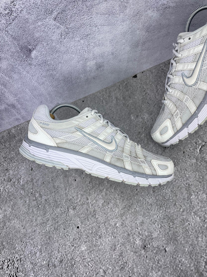 Nike P-6000 FV6603-101 - buty sportowe, zewnętrzny panel lewego buta