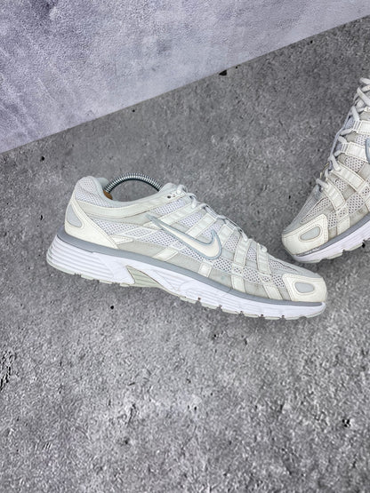 Nike P-6000 FV6603-101 - buty sportowe, wewnętrzny panel lewego buta