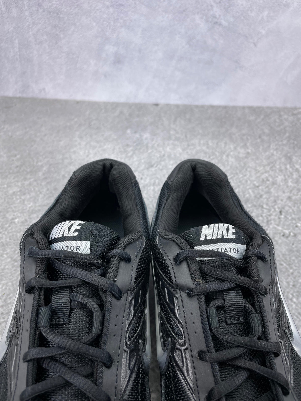 Nike Initiator IB4595-001 - buty sportowe, zapiętki butów