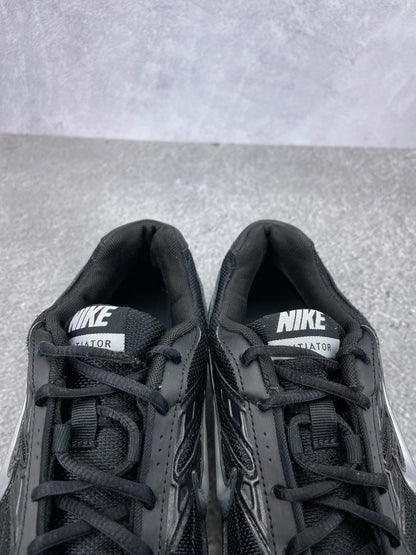 Nike Initiator IB4595-001 - buty sportowe, zapiętki butów