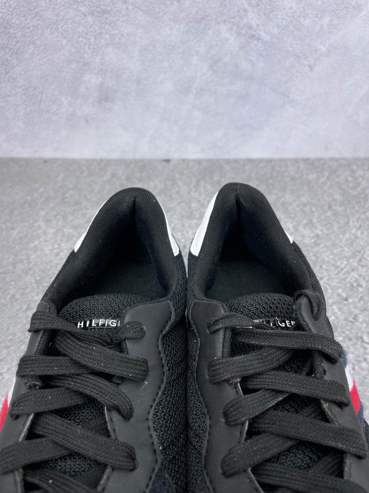 Tommy Hilfiger Iconic Mix Runner FM0FM04733 - buty sportowe, zapiętki butów