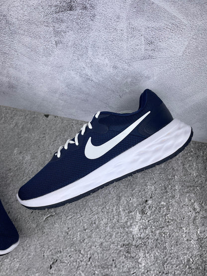 Nike Revolution 6 Next Nature Midnight Navy - buty sportowe, widok z góry na wewnętrzną stronę butów