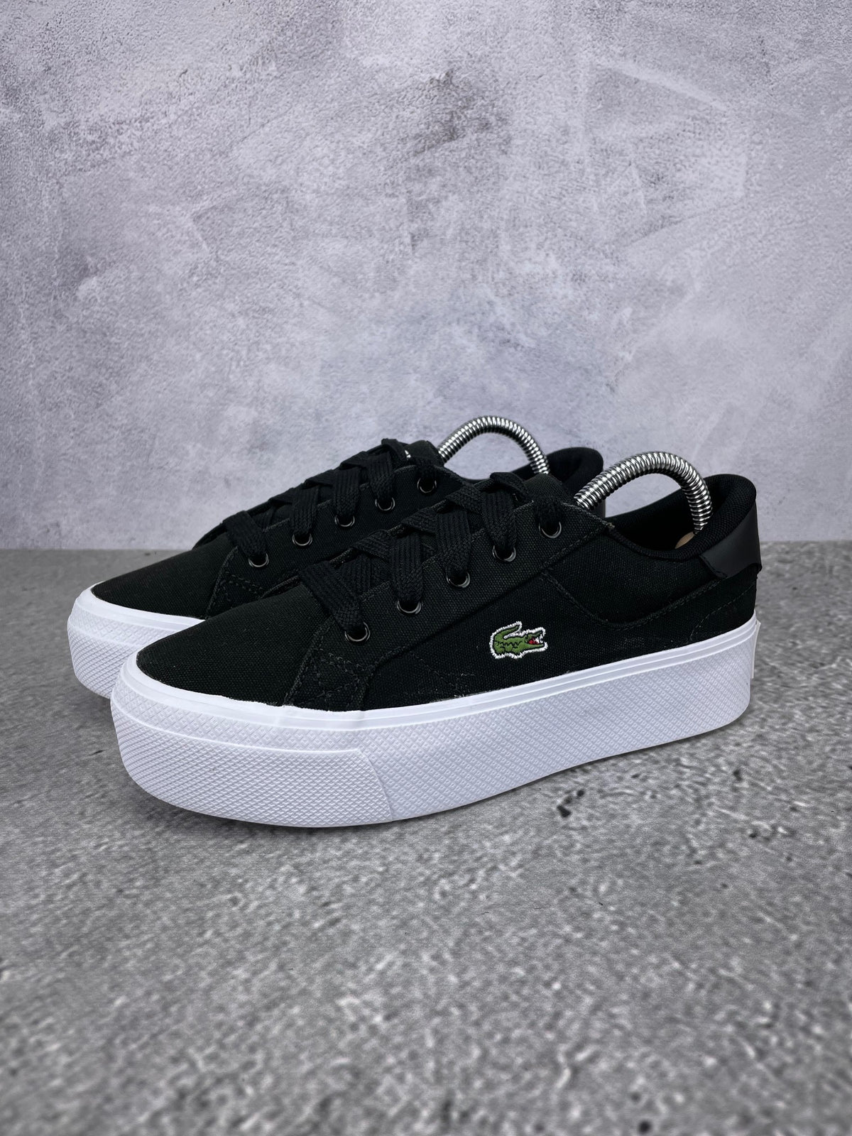 Lacoste Ziane Platform 745CFA0012312 - buty sportowe, widok z boku na tle studyjnym