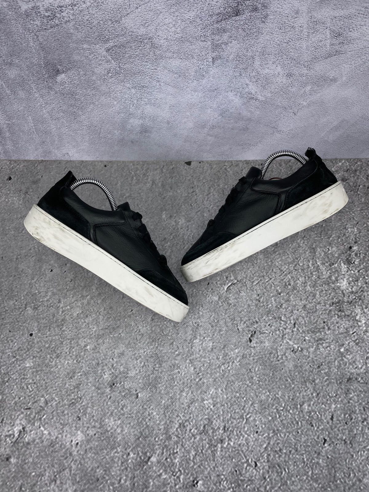 Emporio Armani Sneakers Platform X3X207XN391 - buty sportowe, zewnętrzny panel prawego buta