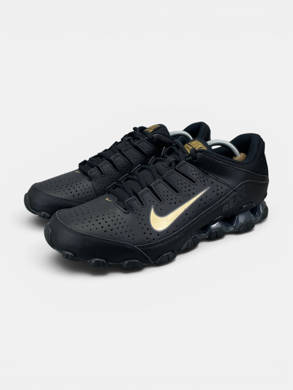 Nike Reax 8 Tr 616272-009 - buty sportowe, widok z boku