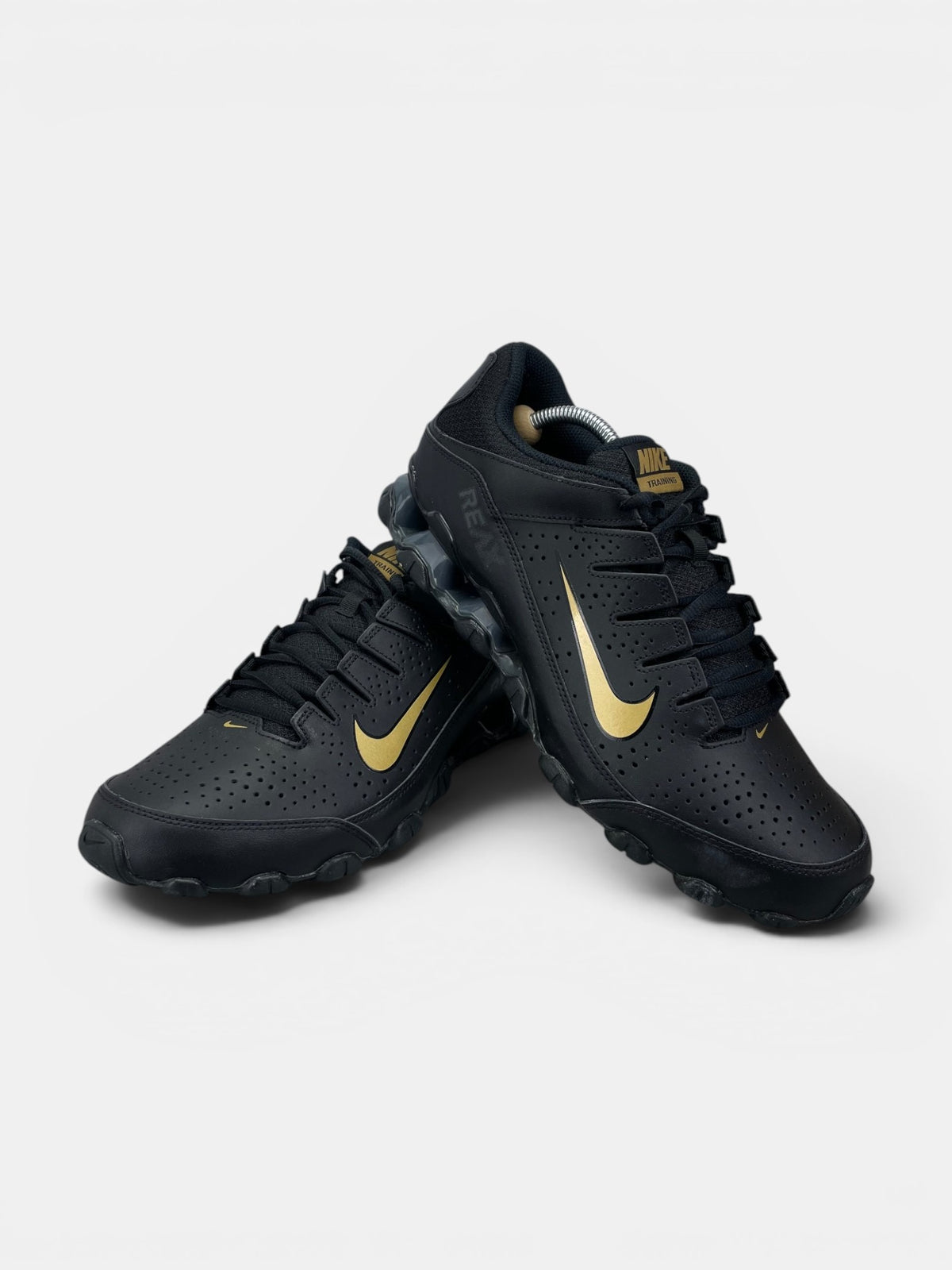 Nike Reax 8 Tr 616272-009 - buty sportowe, boczny profil