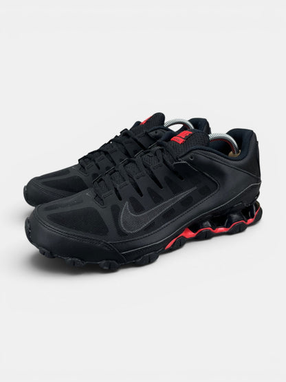 Nike Reax 8 Tr 621716-060 - buty sportowe, widok z boku