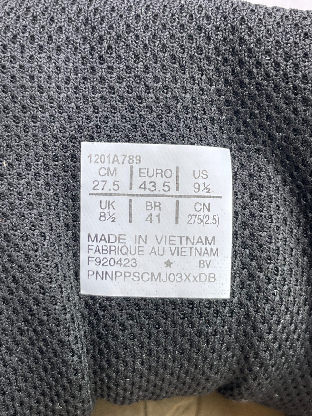 Asics Gel-Nyc, buty sportowe męskie w bardzo dobrym stanie rozmiar 43.5, etykieta z kodem modelu 1201A789