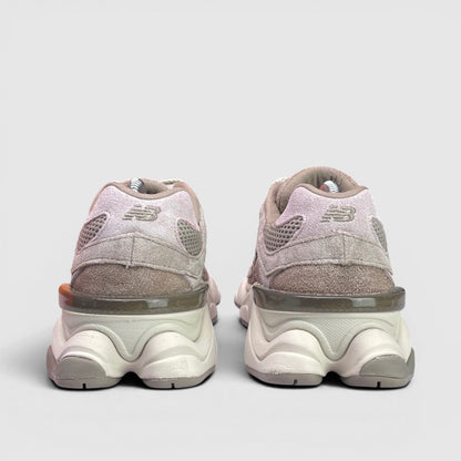 New Balance 9060 Mushroom Arid Stone — buty sportowe damskie w bardzo dobrym stanie rozmiar 38, widok z tyłu