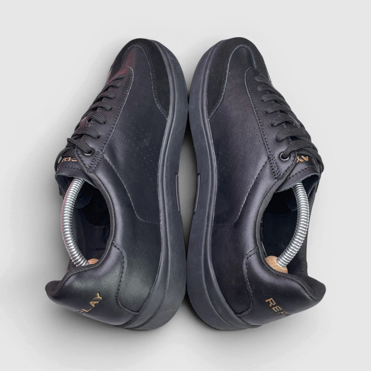 Replay Leather Sneakers — buty sportowe męskie w bardzo dobrym stanie rozmiar 43, widok z góry