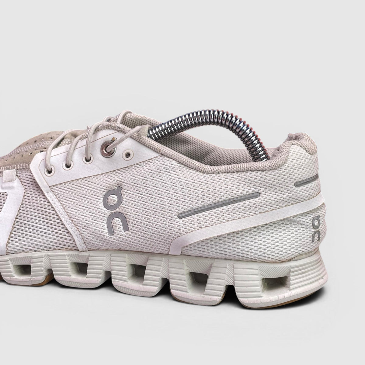 On Cloudrunner — buty sportowe damskie w bardzo dobrym stanie rozmiar 40, detal
