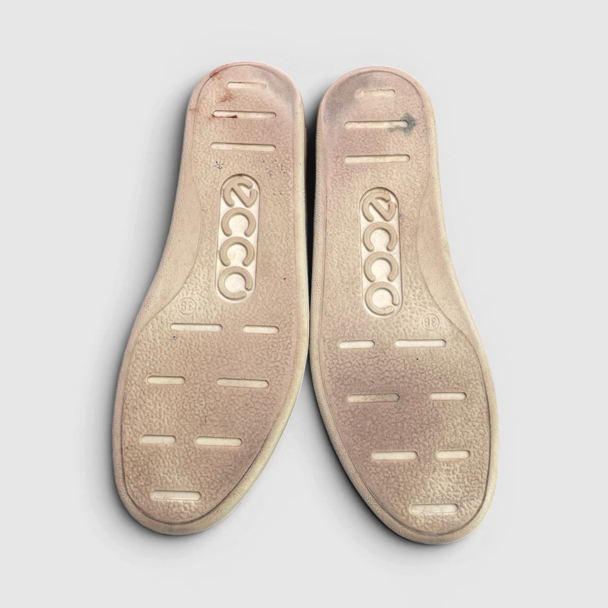 Ecco Leather Sneakers — buty sportowe damskie w bardzo dobrym stanie rozmiar 38, podeszwa