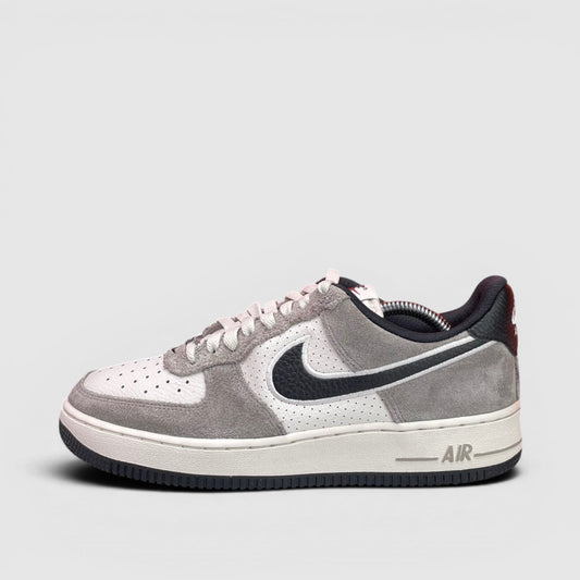 Nike Air Force 1 Low Phantom — buty sportowe damskie w bardzo dobrym stanie rozmiar 40.5, boczny profil, lewa strona