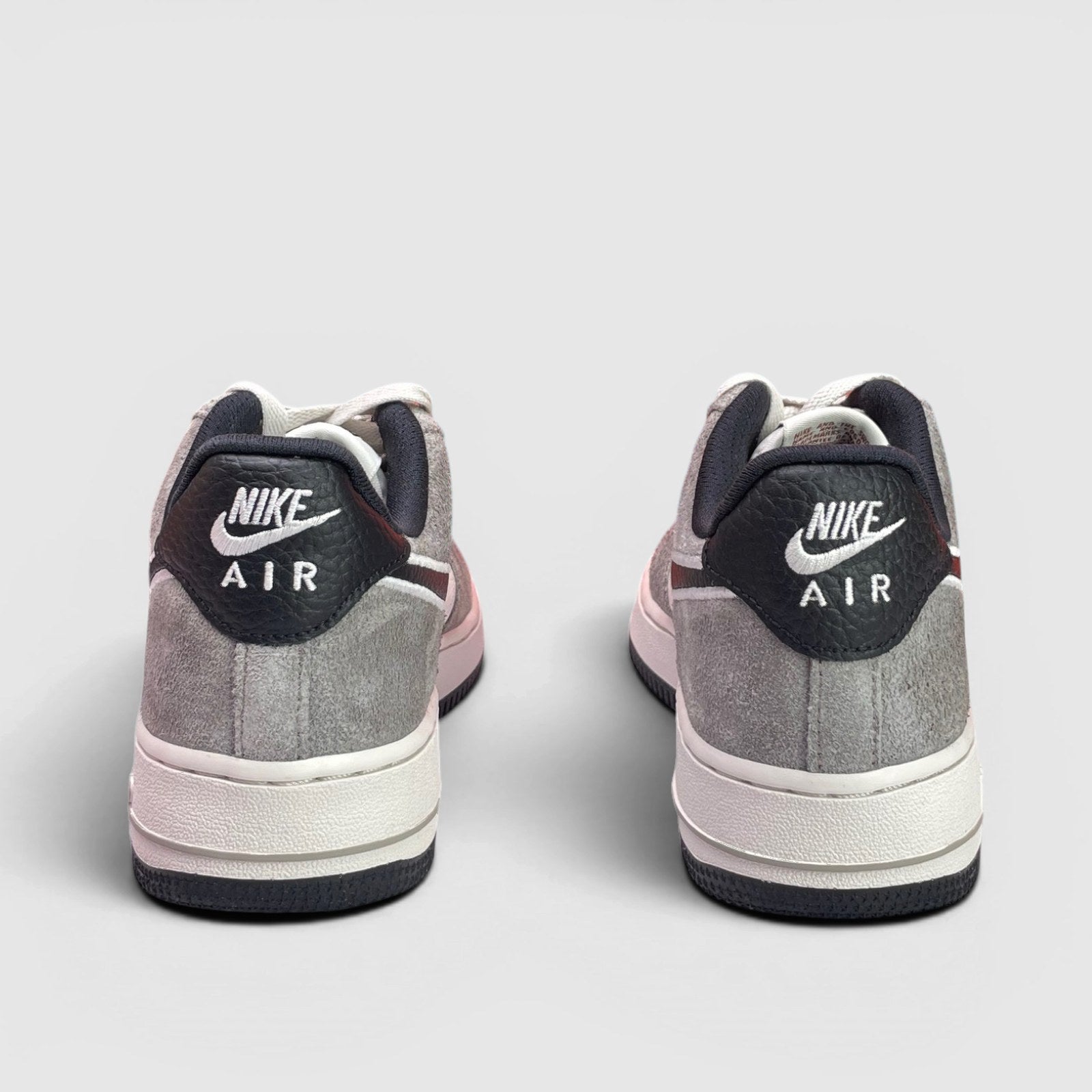 Nike Air Force 1 Low Phantom — buty sportowe damskie w bardzo dobrym stanie rozmiar 40.5, widok z tyłu