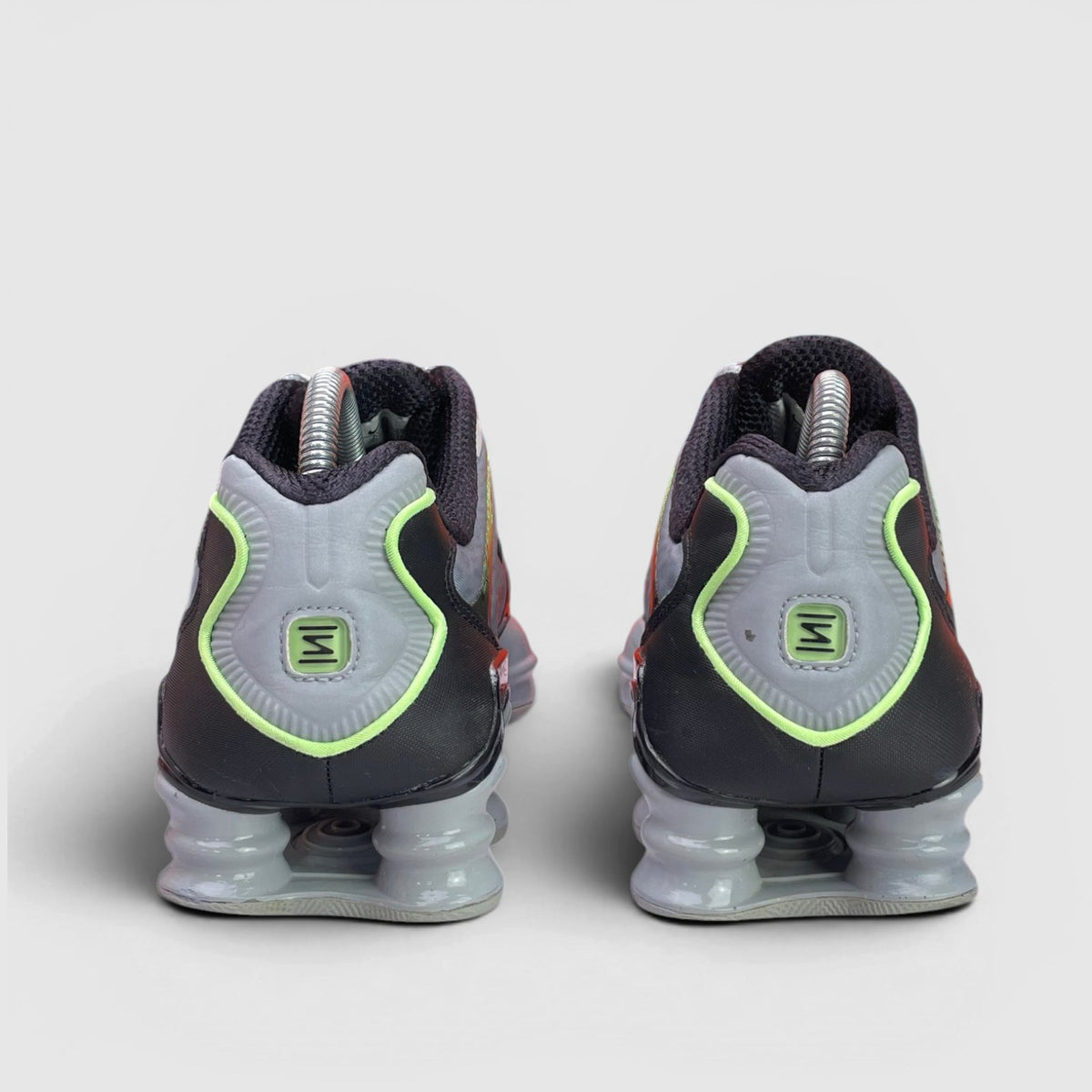 Nike Shox TL Wolf Grey Lime — buty sportowe męskie w bardzo dobrym stanie rozmiar 40, widok z tyłu