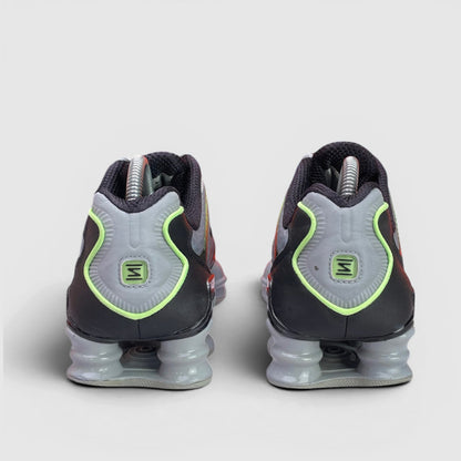 Nike Shox TL Wolf Grey Lime — buty sportowe męskie w bardzo dobrym stanie rozmiar 40, widok z tyłu