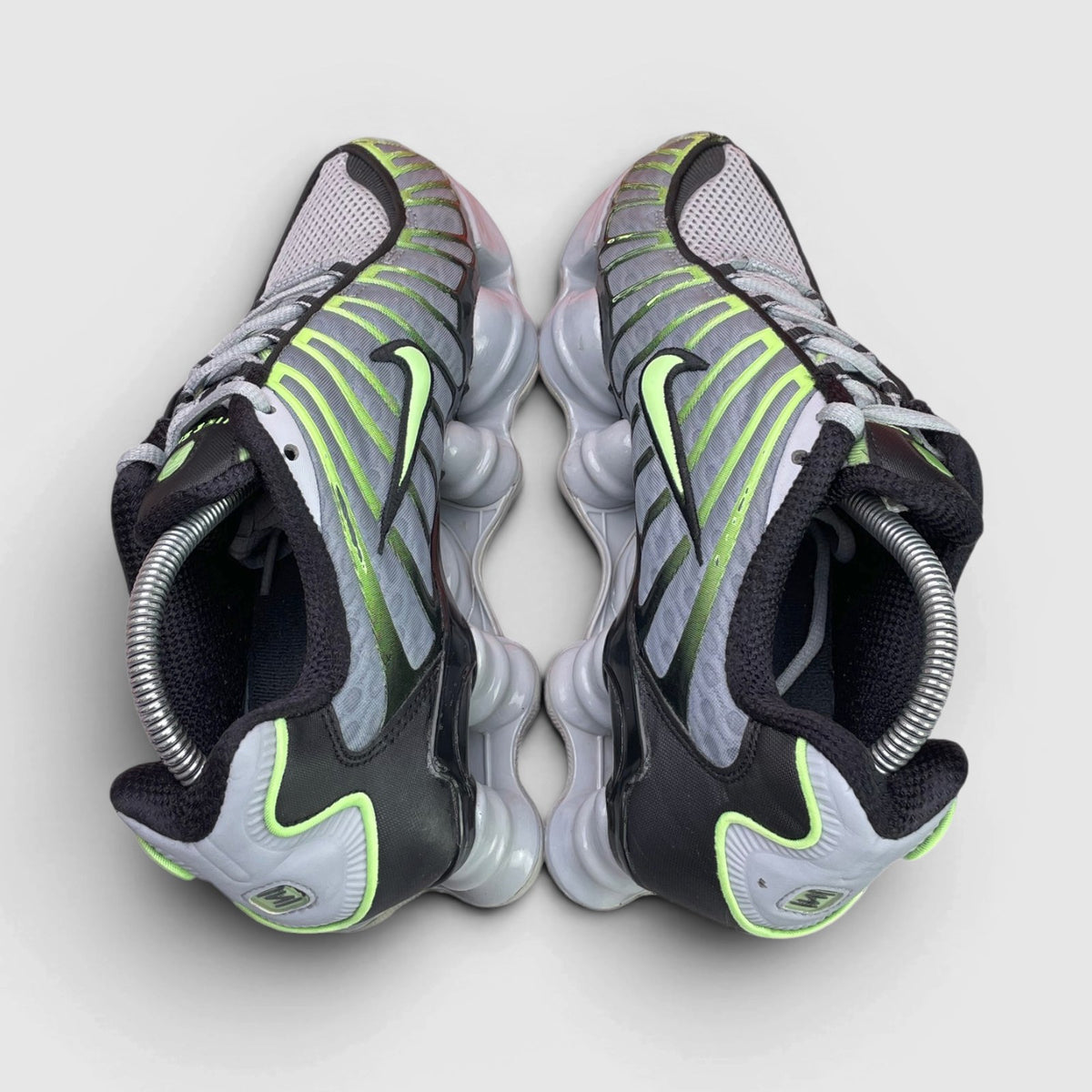 Nike Shox TL Wolf Grey Lime — buty sportowe męskie w bardzo dobrym stanie rozmiar 40, widok z góry