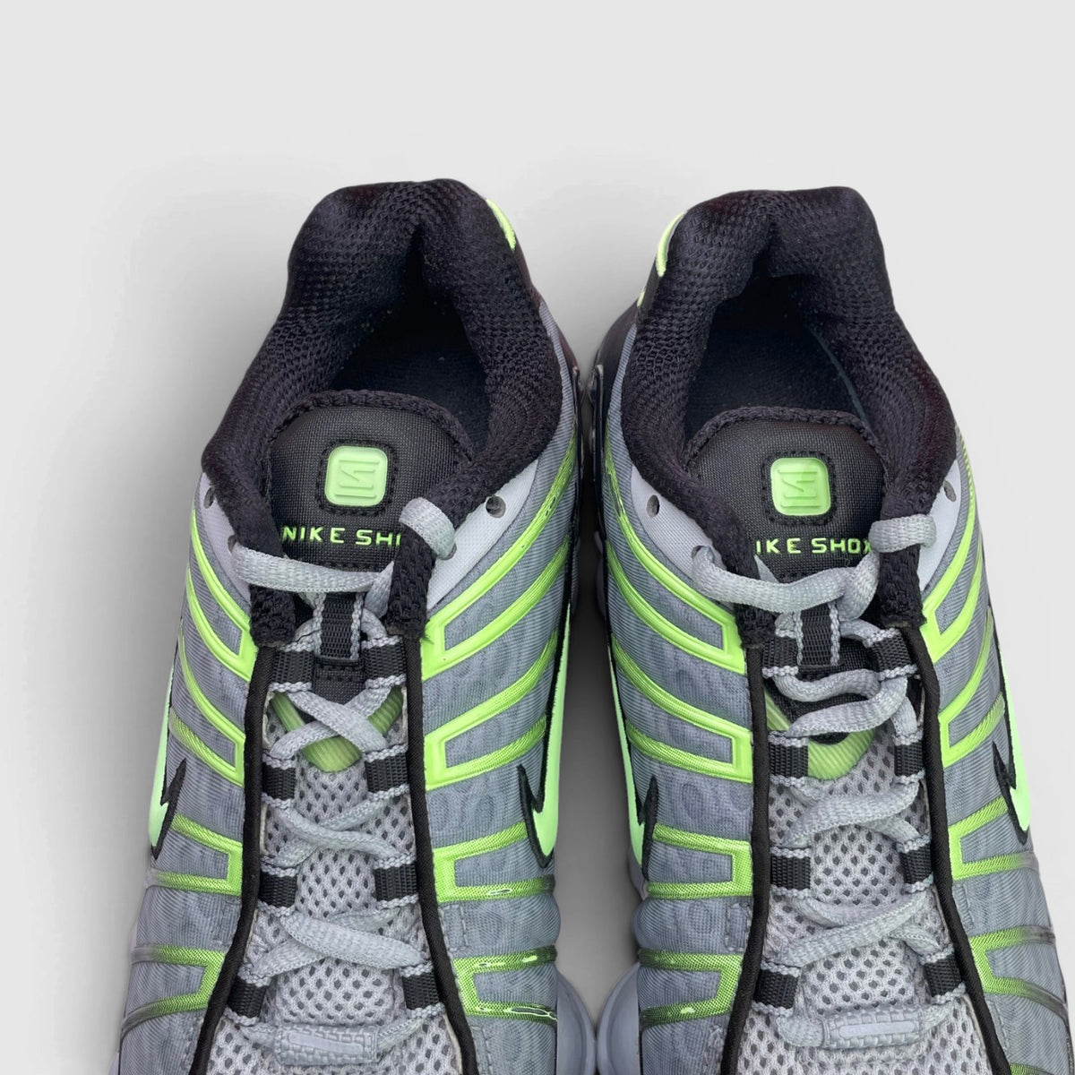 Nike Shox TL Wolf Grey Lime — buty sportowe męskie w bardzo dobrym stanie rozmiar 40, język buta