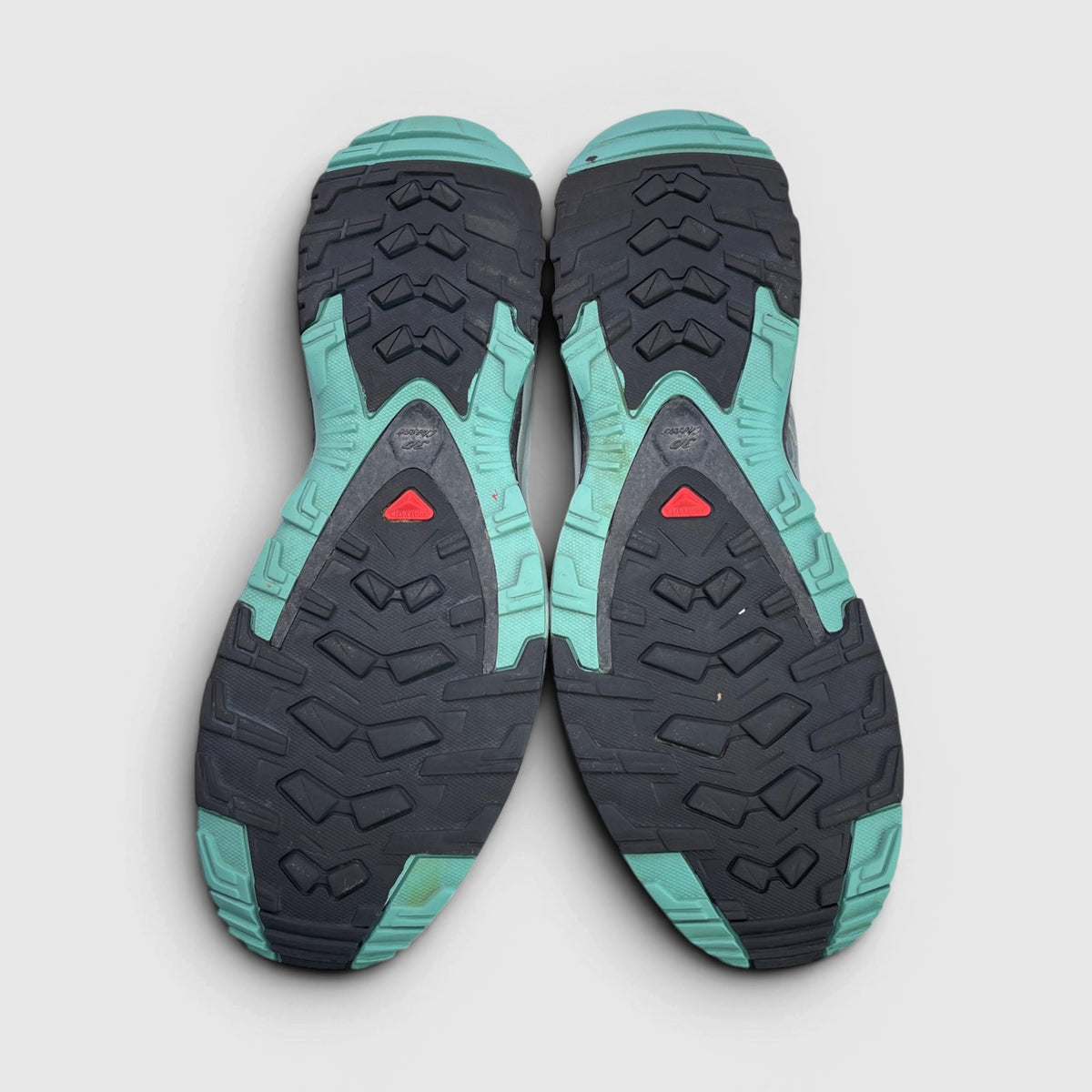 Salomon XA Pro 3D GTX — trekkingi damskie w bardzo dobrym stanie rozmiar 41, podeszwa