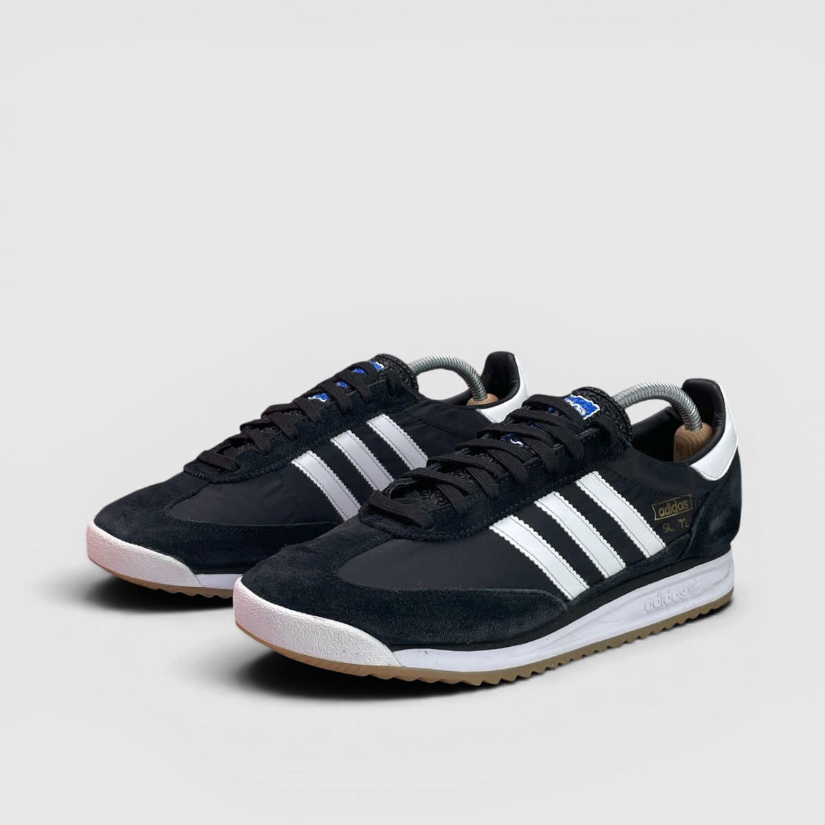 Adidas SL 72 RS Core Black / Cloud White / Blue — buty sportowe męskie w bardzo dobrym stanie rozmiar 42 2/3, boczny profil