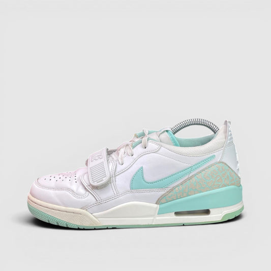 Nike Air Jordan 1 Legacy — buty sportowe damskie w bardzo dobrym stanie rozmiar 40, widok z boku