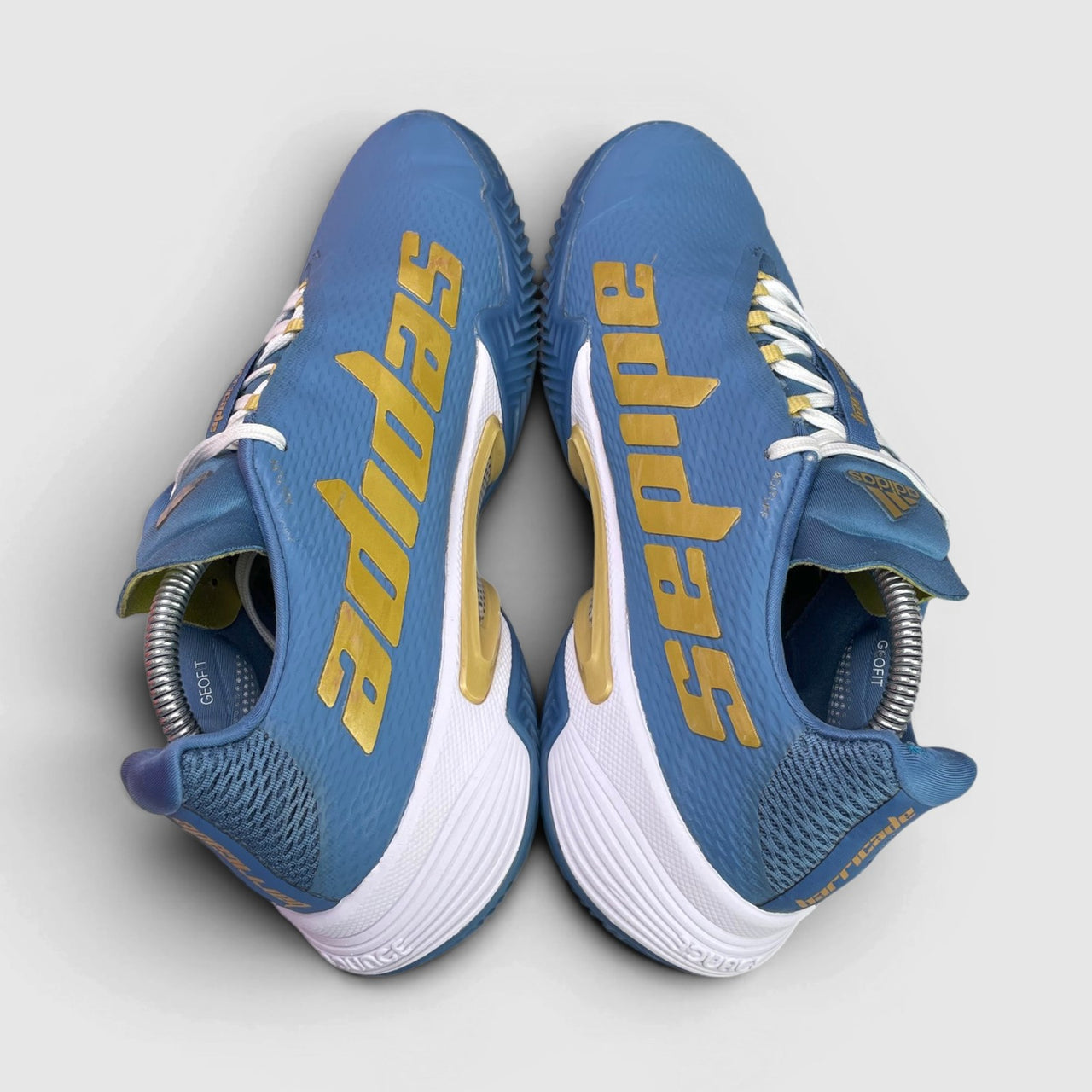 Adidas Barricade — buty sportowe damskie w bardzo dobrym stanie rozmiar 40 2/3, zewnętrzny panel lewego buta