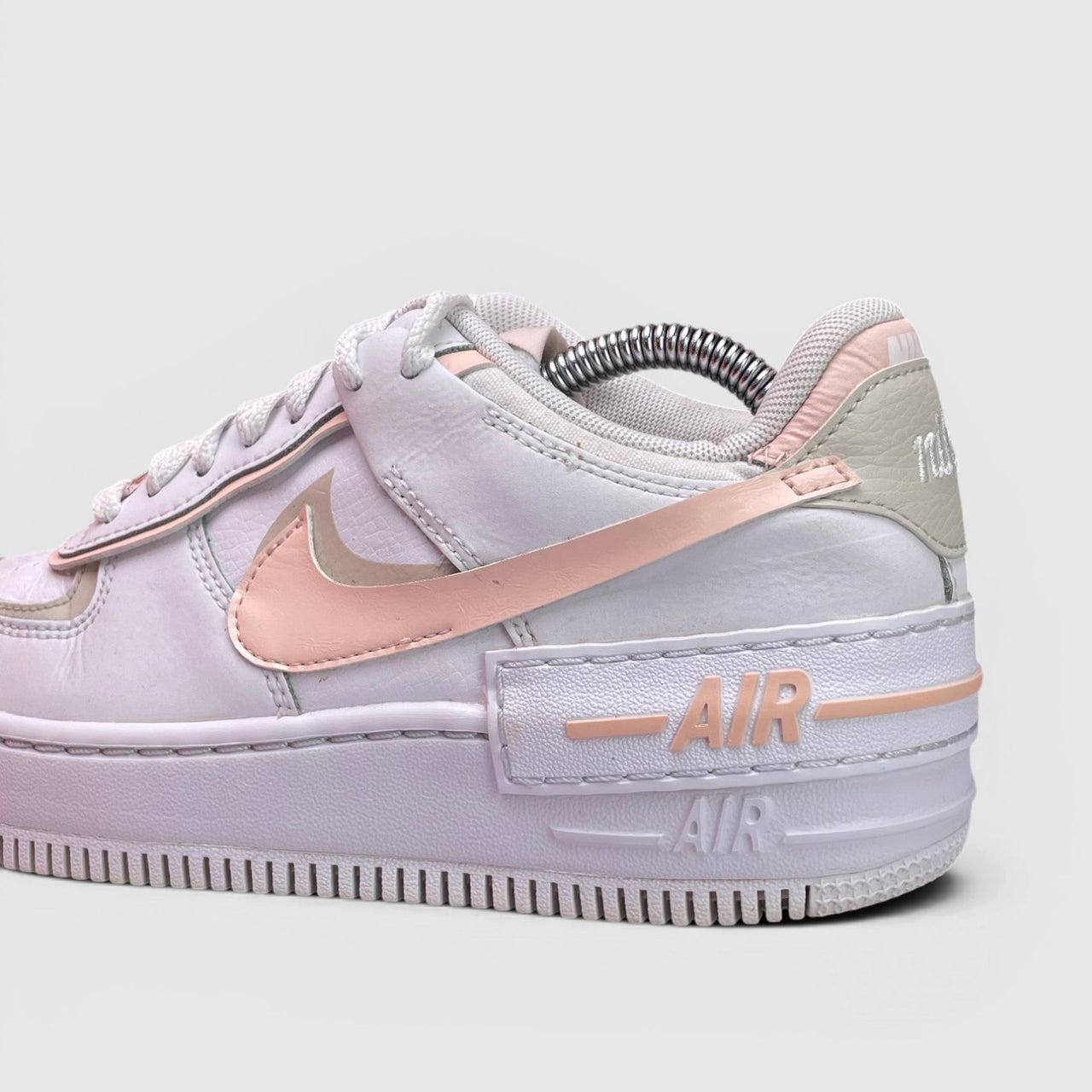 Nike Air Force 1 Low, buty sportowe damskie w bardzo dobrym stanie rozmiar 37.5, detal