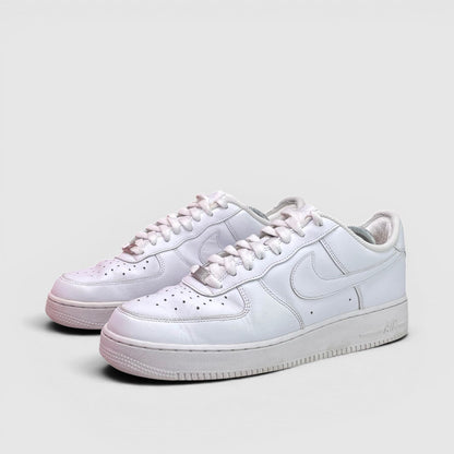Nike Air Force 1 Low Triple White, buty sportowe męskie w bardzo dobrym stanie rozmiar 44, para butów