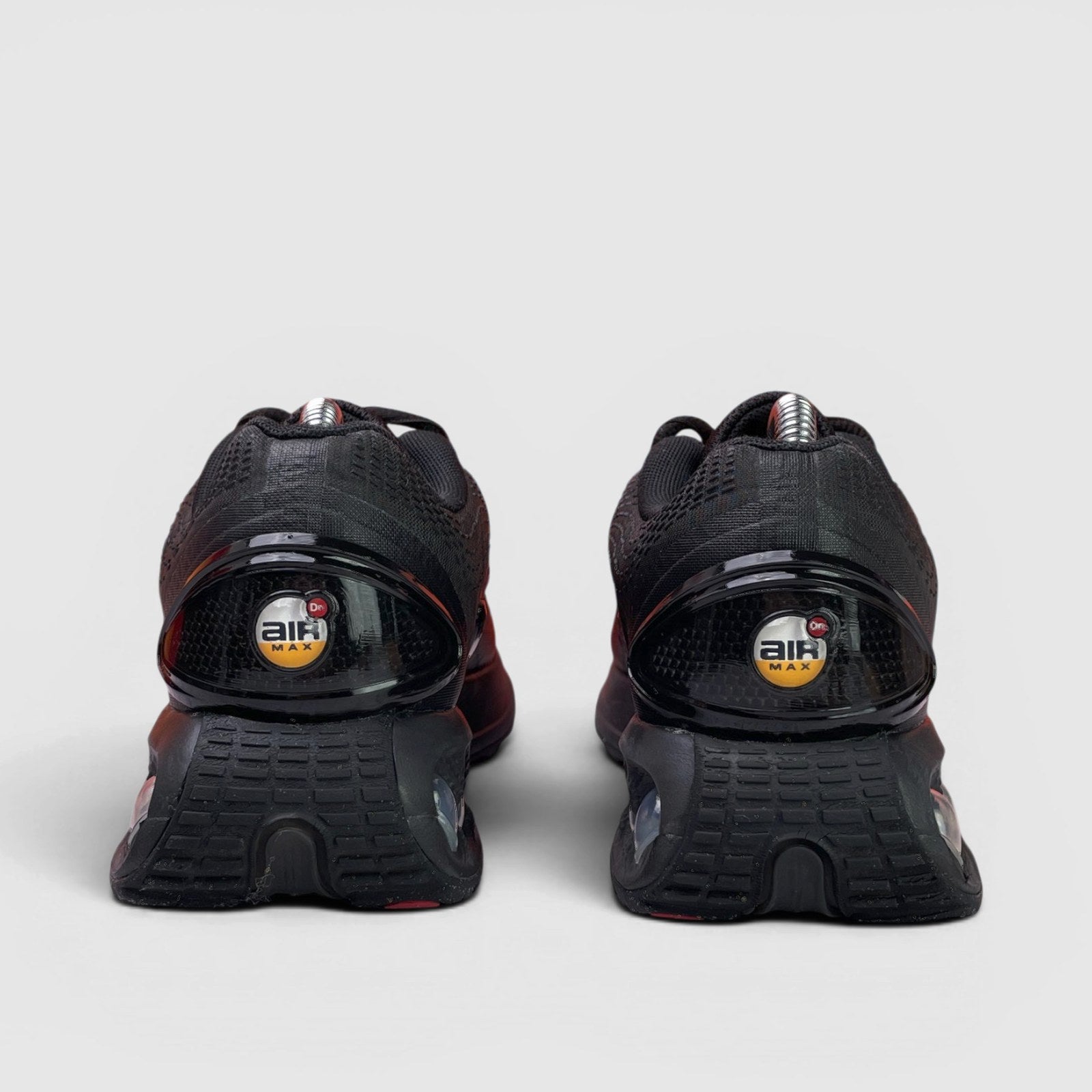 Nike Air Max DN, buty sportowe damskie w bardzo dobrym stanie rozmiar 38.5, widok z tyłu