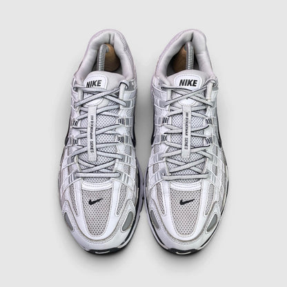 Nike P-6000 White Metallic Silver Black, buty sportowe męskie w bardzo dobrym stanie rozmiar 42.5, widok z góry