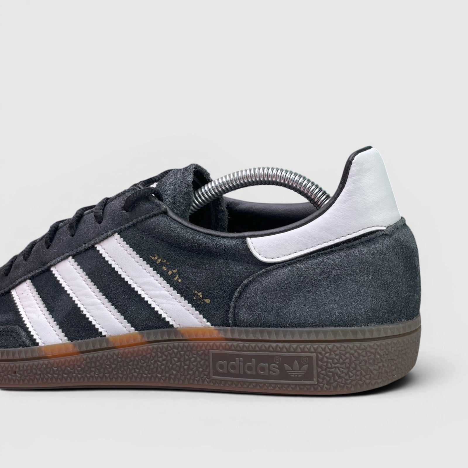 Adidas Handball Spezial Black Gum, buty sportowe męskie w bardzo dobrym stanie rozmiar 44, detal