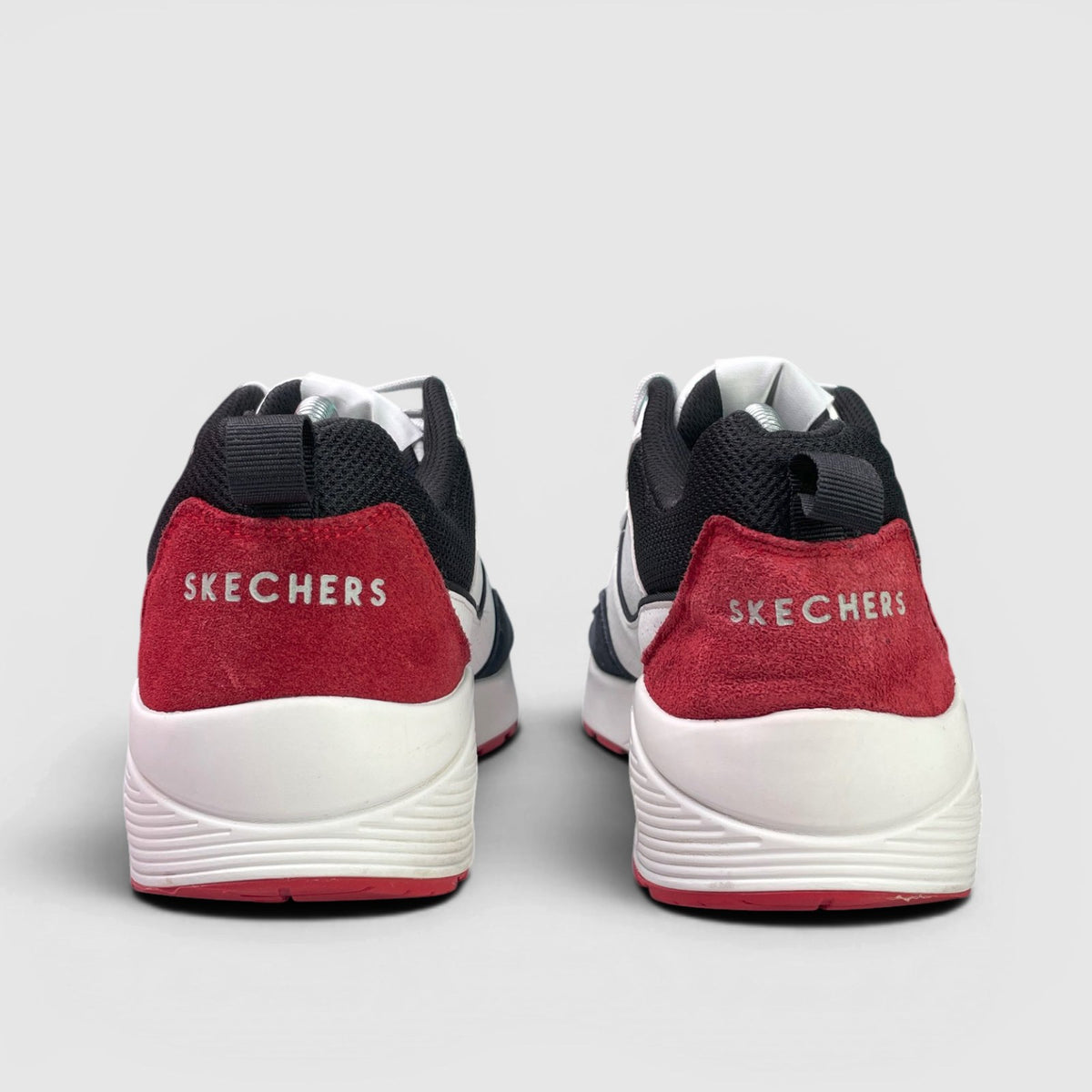 Skechers Sneakers — buty sportowe męskie w bardzo dobrym stanie rozmiar 43, widok z tyłu