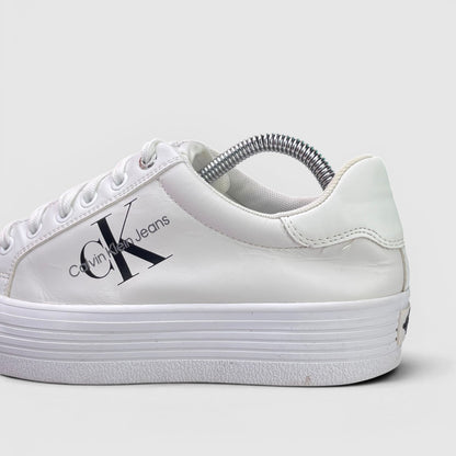 Calvin Klein Jeans Vulc Flatform — buty sportowe damskie w bardzo dobrym stanie rozmiar 38, boczny profil, lewa strona