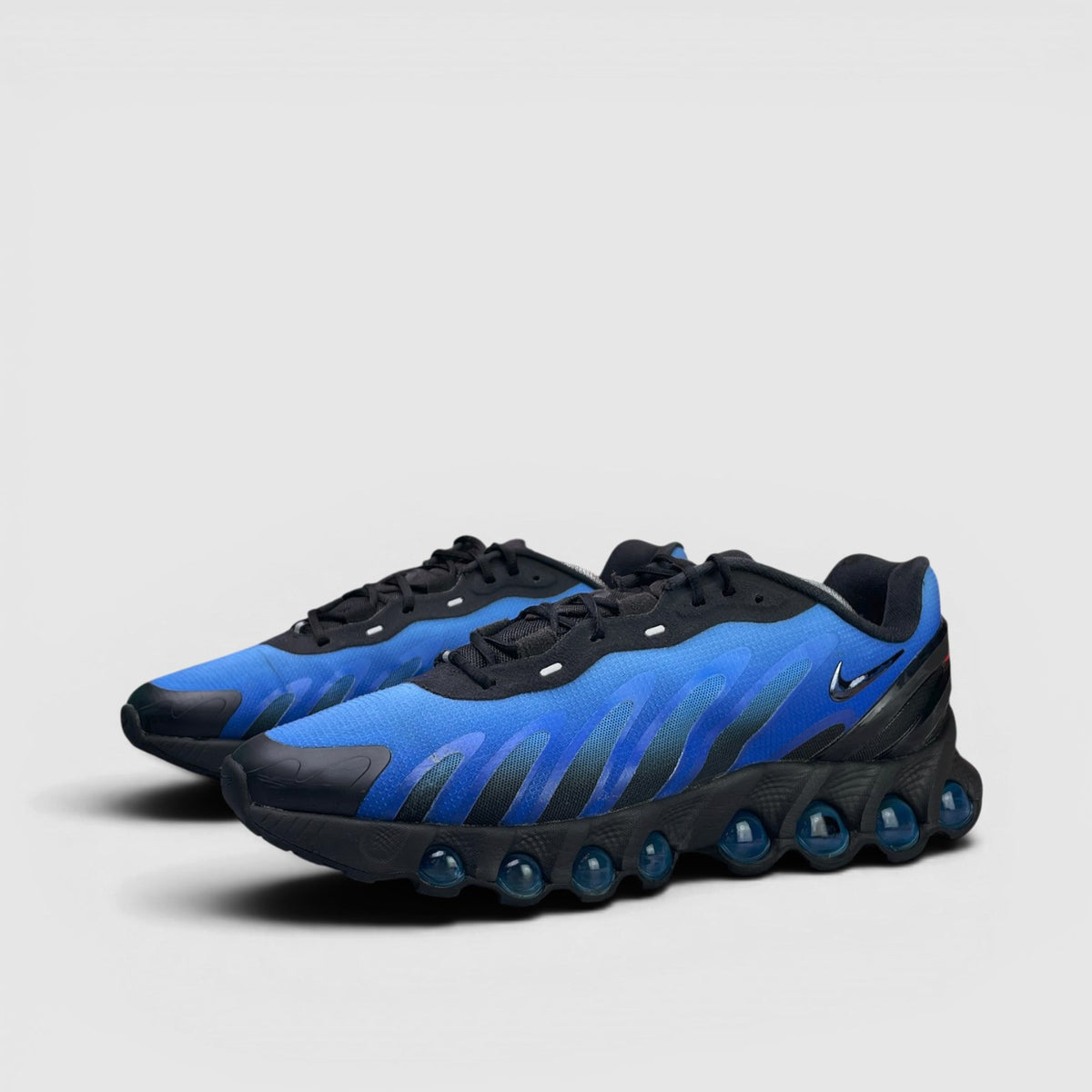 Nike Air Max DN8 Hyper Royal — buty sportowe męskie w bardzo dobrym stanie rozmiar 44.5, para butów