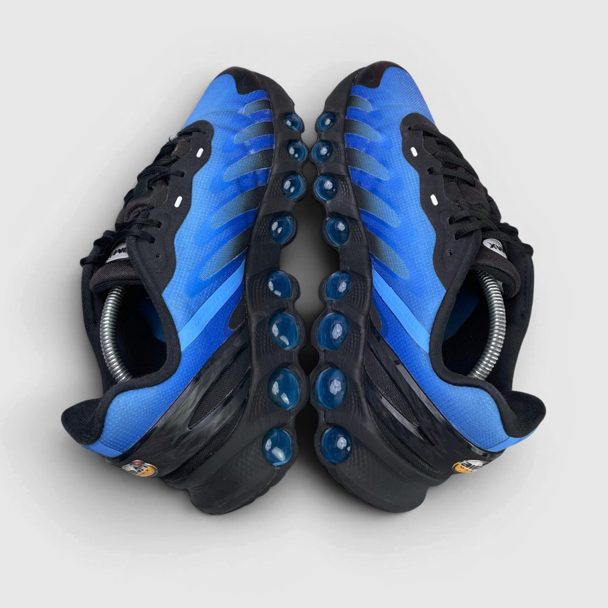 Nike Air Max DN8 Hyper Royal — buty sportowe męskie w bardzo dobrym stanie rozmiar 44.5, widok z góry