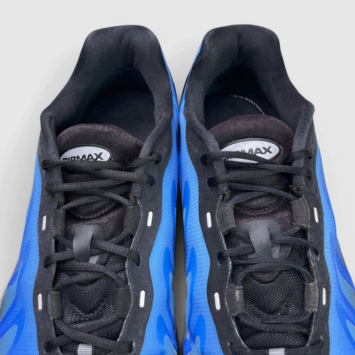 Nike Air Max DN8 Hyper Royal — buty sportowe męskie w bardzo dobrym stanie rozmiar 44.5, widok z góry