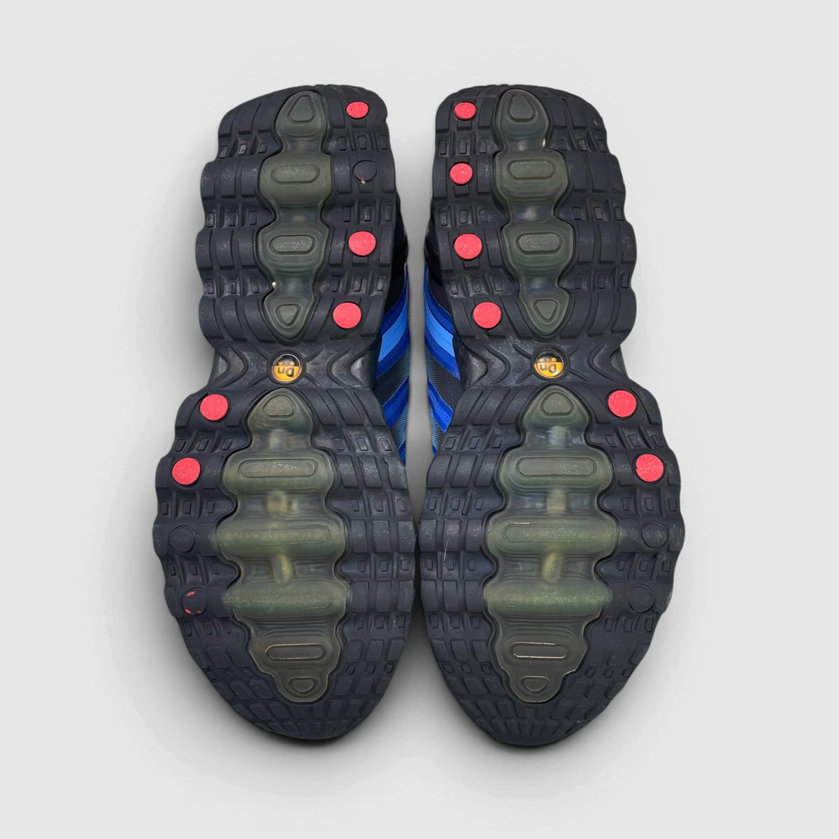 Nike Air Max DN8 Hyper Royal — buty sportowe męskie w bardzo dobrym stanie rozmiar 44.5, podeszwa