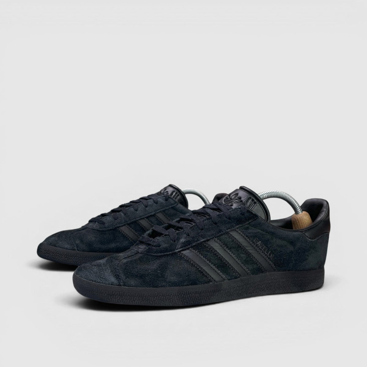 Adidas Gazelle Triple Black — buty sportowe męskie w bardzo dobrym stanie rozmiar 44, para butów