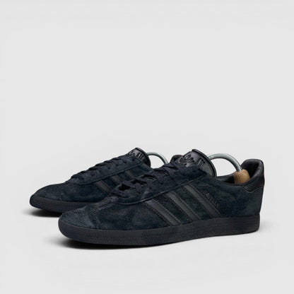 Adidas Gazelle Triple Black — buty sportowe męskie w bardzo dobrym stanie rozmiar 44, para butów