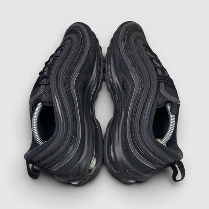 Nike Air Max 97 Triple Black — buty sportowe męskie w bardzo dobrym stanie rozmiar 45, widok z góry