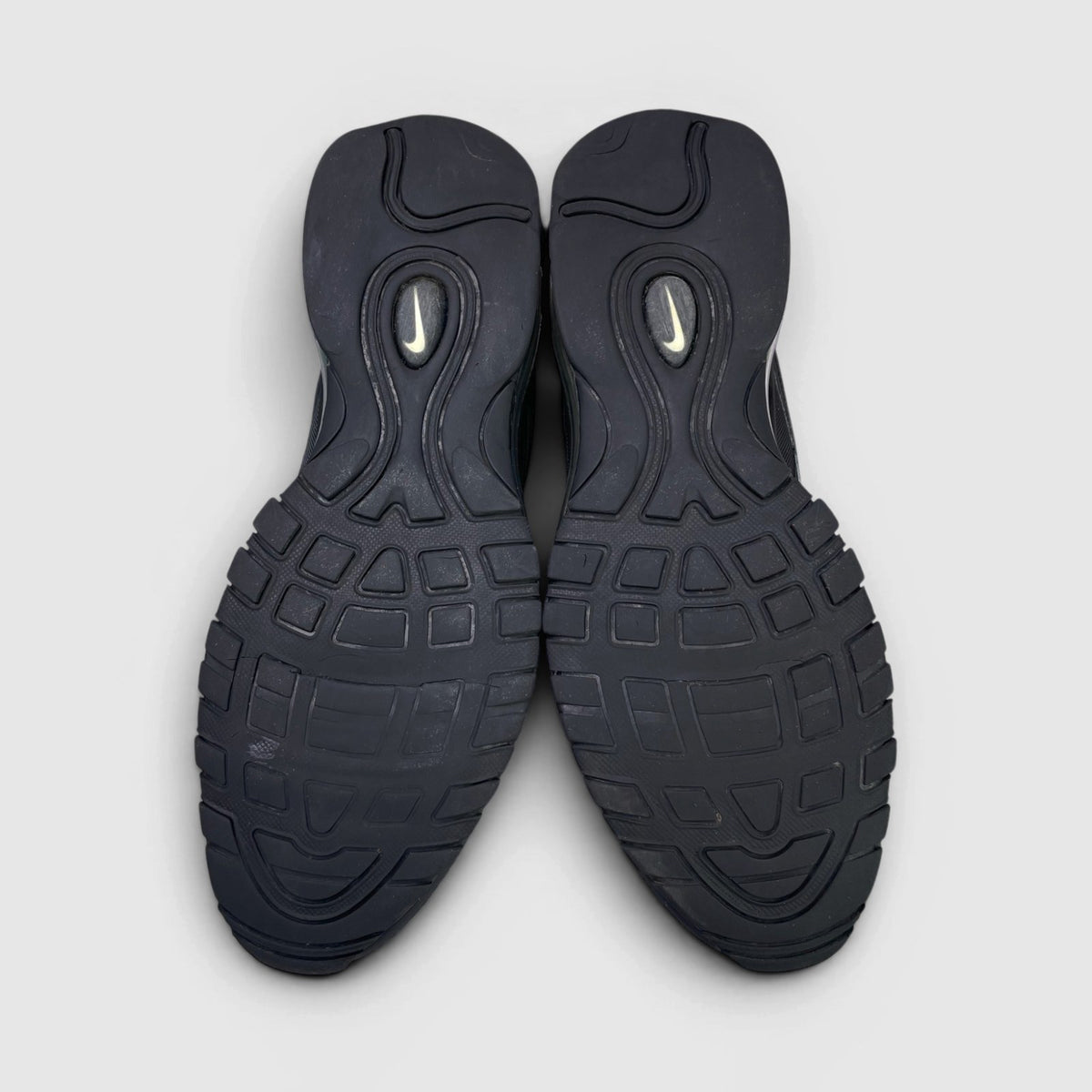 Nike Air Max 97 Triple Black — buty sportowe męskie w bardzo dobrym stanie rozmiar 45, podeszwa