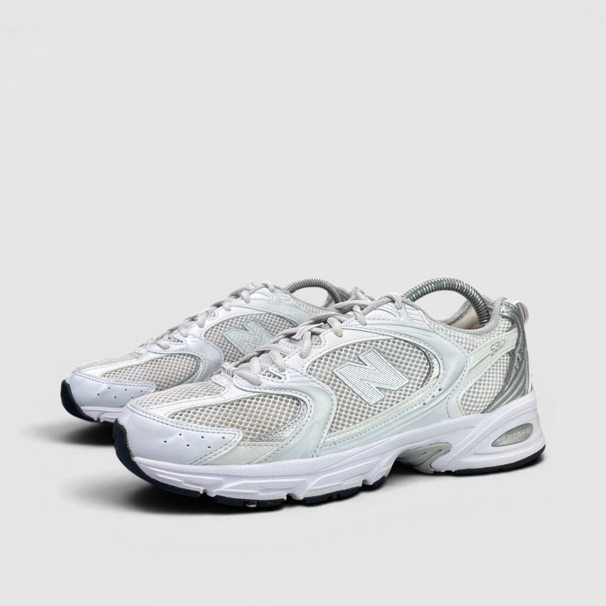 New Balance 530 Munsell White — buty sportowe męskie w bardzo dobrym stanie rozmiar 41, para butów