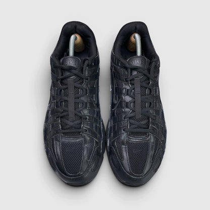 Nike P-6000 Black — buty sportowe męskie w bardzo dobrym stanie rozmiar 44, widok z góry